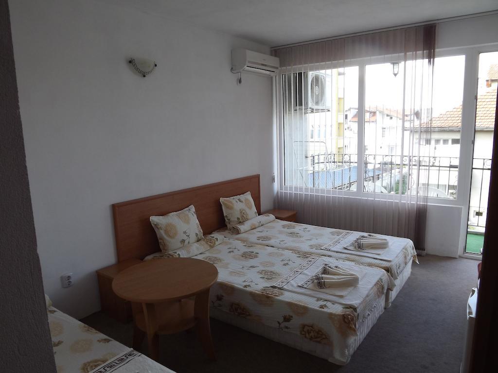 Guest House Stenli Primorsko Phòng bức ảnh
