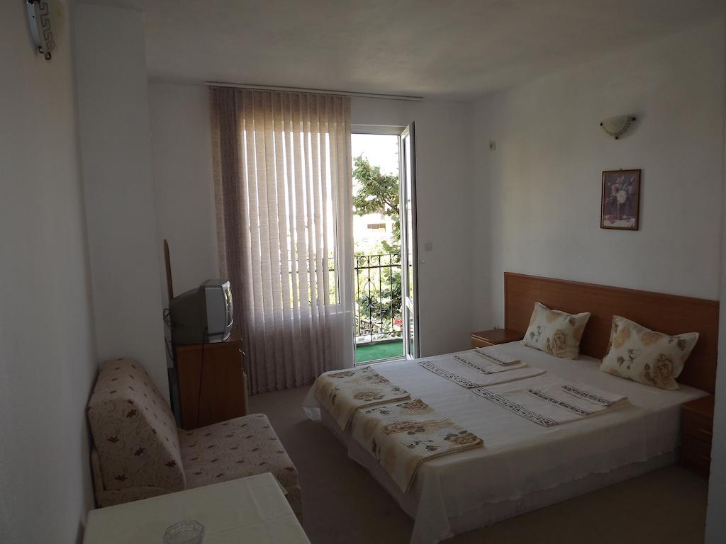 Guest House Stenli Primorsko Phòng bức ảnh